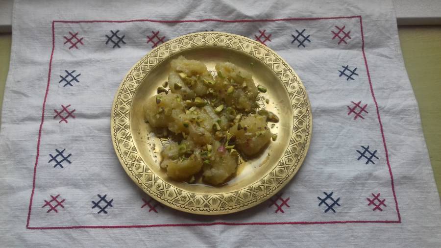 banan-s-ruzi-a-pistaciemi.jpg